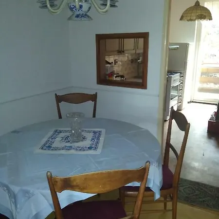 Homestay Ubytovani Vilova 8, *