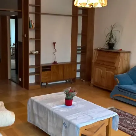 Homestay Ubytovani Vilova 8, *