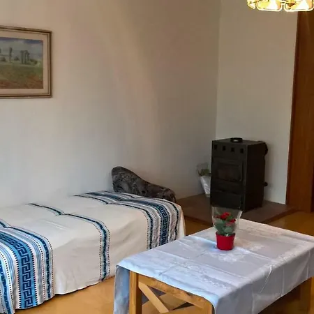 Ubytovani Vilova 8, *